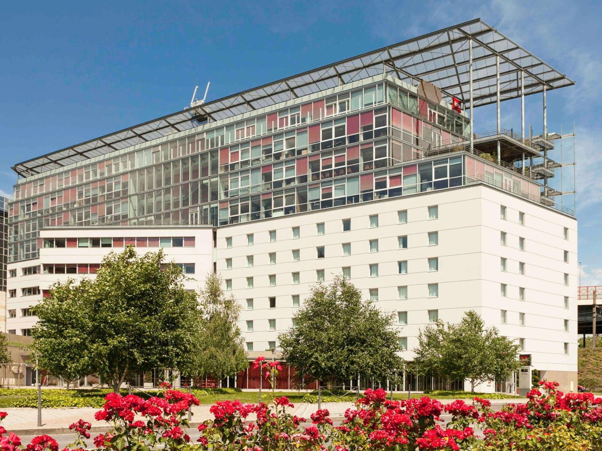 Ibis Lyon Caluire Cite Internationale Hotel Exterior photo